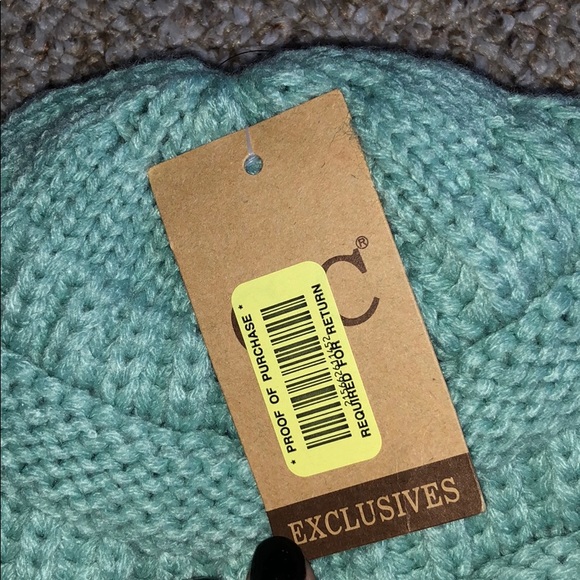 C.C Mint Women’s Beanie - Picture 3 of 4
